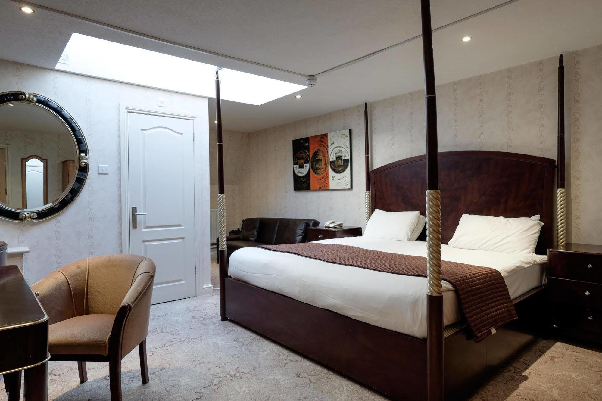 The Cathedral Hotel Lichfield Exterior foto